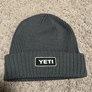 Yeti beanie